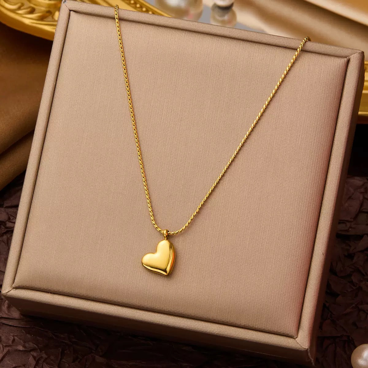 14K Gold Mini Heart Pendant Necklace