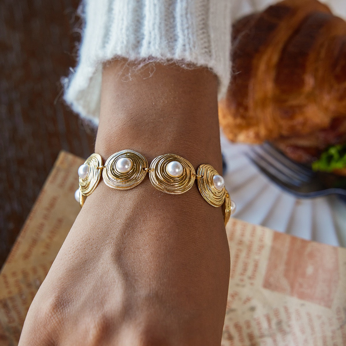 8-Pearl Gold Bracelet