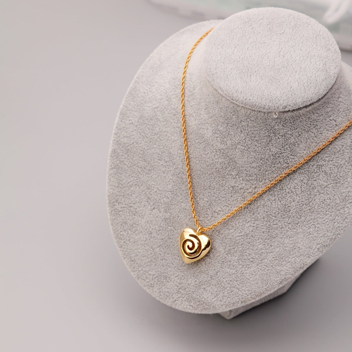 14K Gold Swirl Heart Necklace | Minimalist Heart Pendant