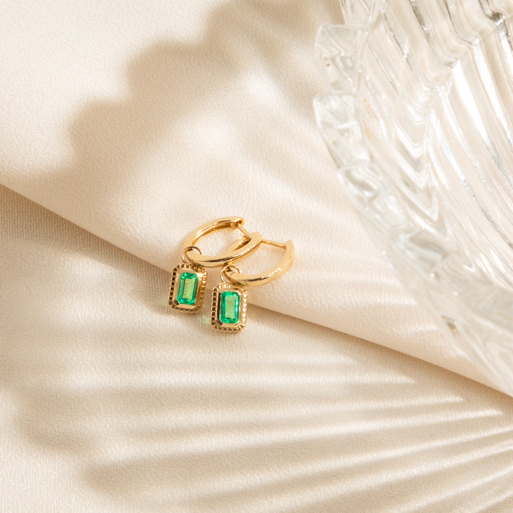 Ribbed Emerald Hoop Earrings