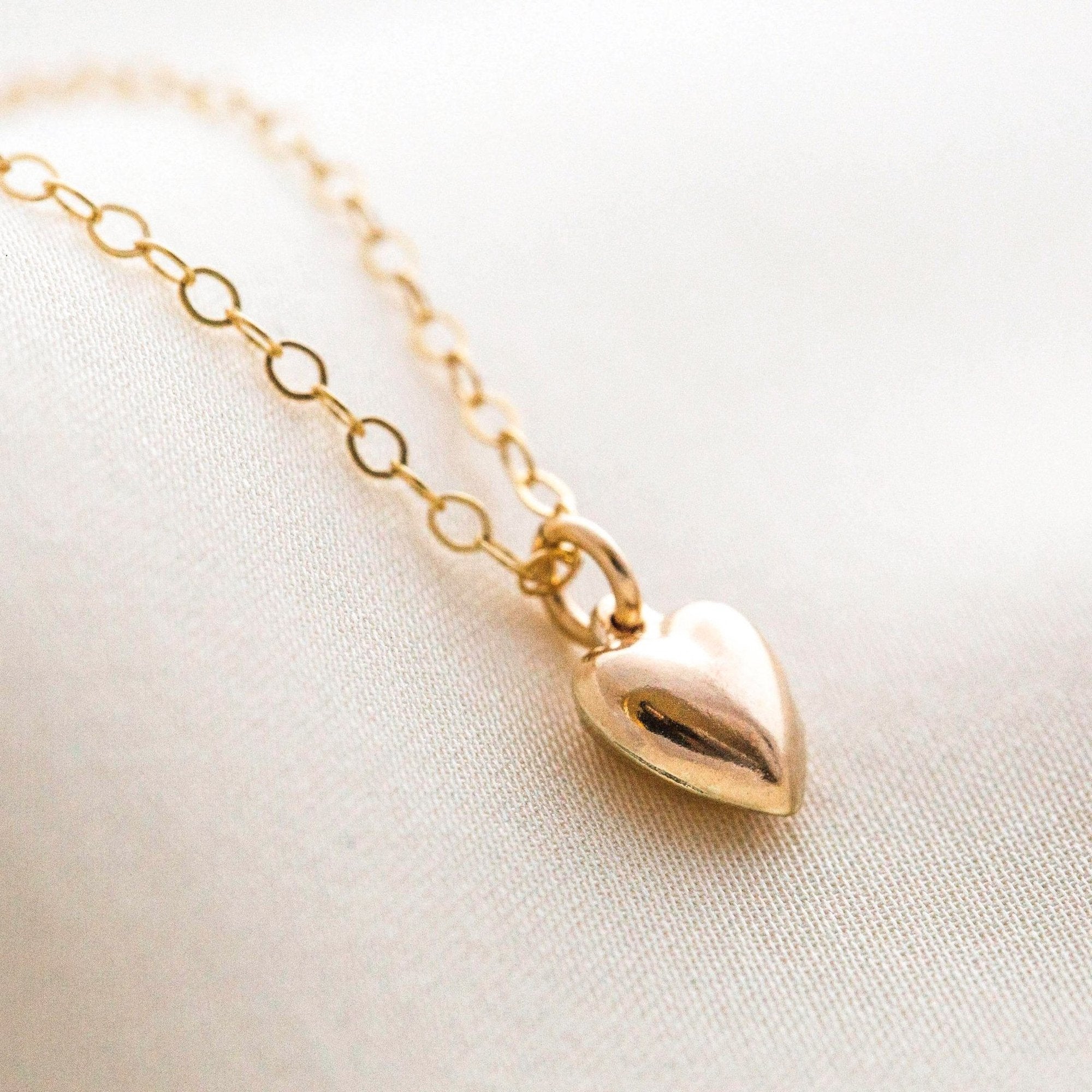 14K Gold Tiny Heart Necklace