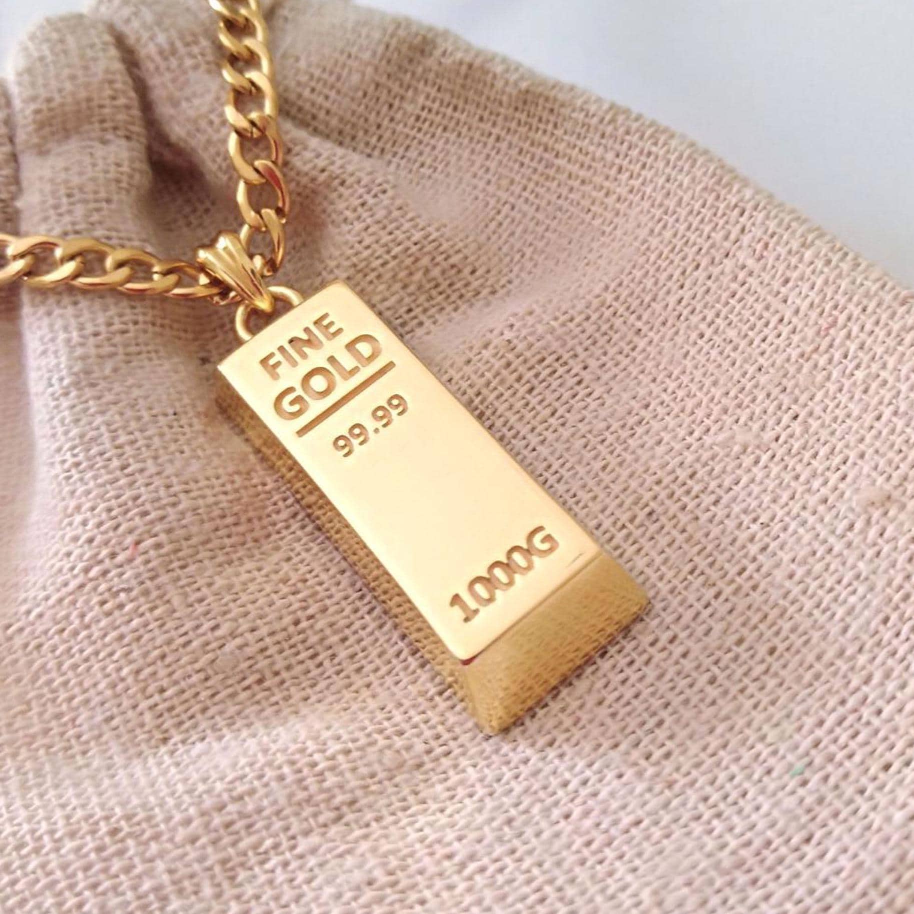 14K Gold Bar Pendant Necklace – The Perfect Gift for Your Loved One