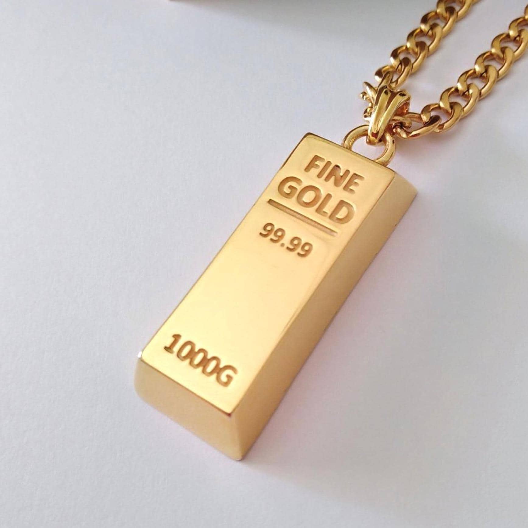 14K Gold Bar Pendant Necklace – The Perfect Gift for Your Loved One