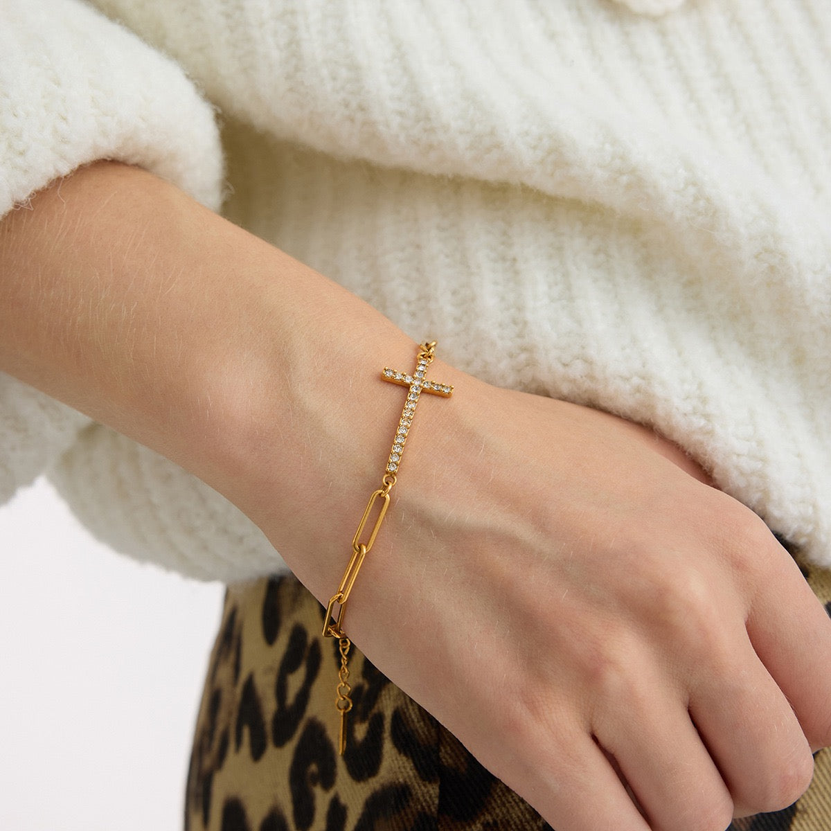 14K Gold Cross Charm Bracelet – Minimal, Modern &Meaningful