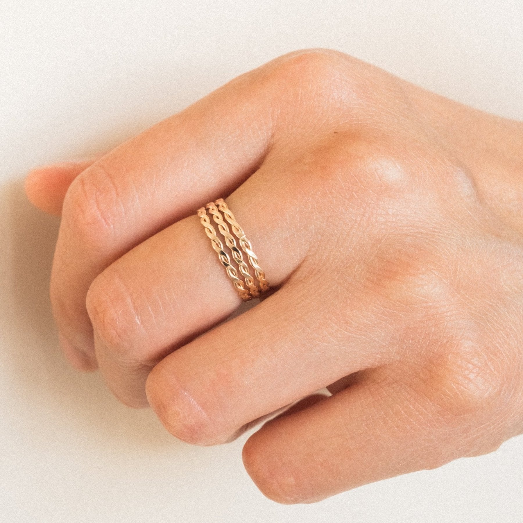 Twist Ring